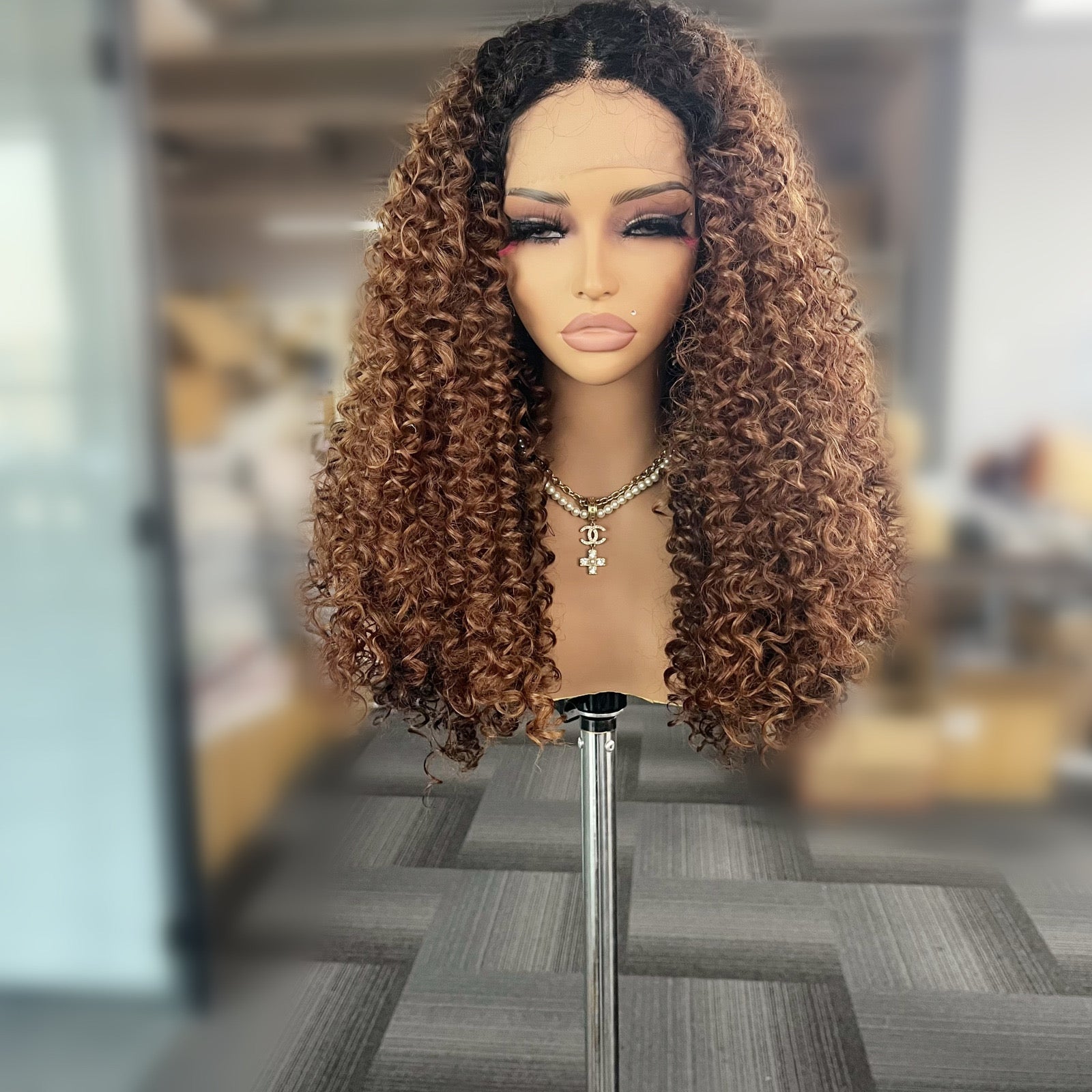 RIHANNA RIZADA – ROSS WIGS