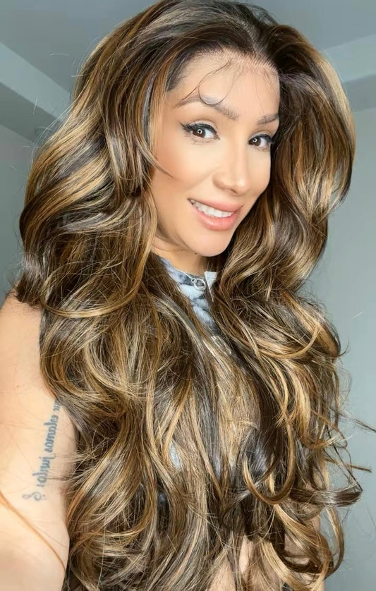 ORGANICA PELUCA REALISTA CORTE MARIPOSA