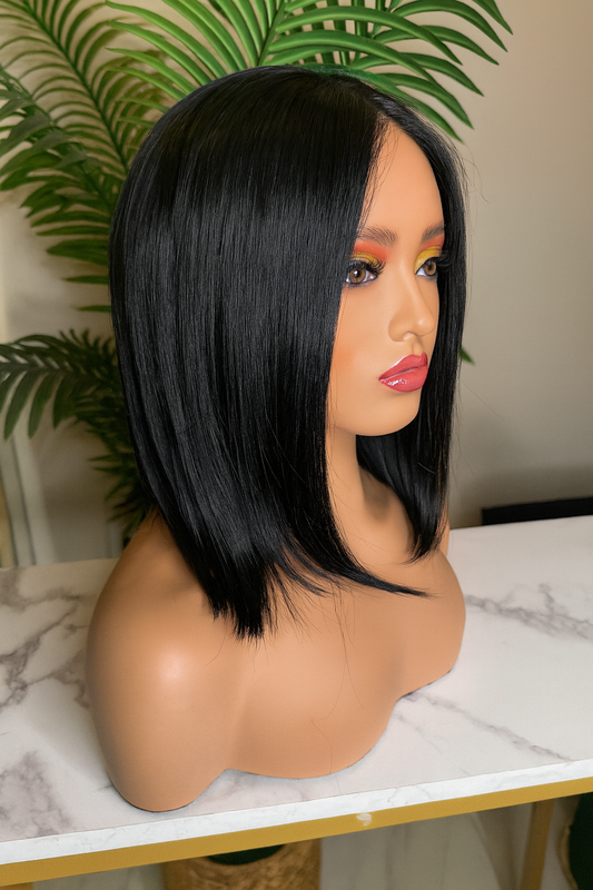 Peluca realista FIONA 13x6 | Corta, elegante y de fibra premium resistente al calor