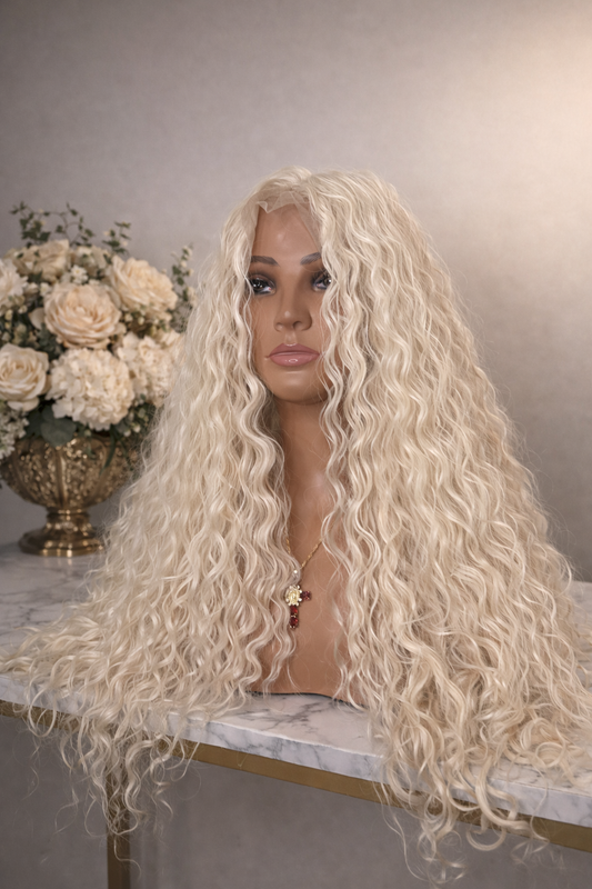 Peluca realista Madonna 13x6 | Corta, elegante y de fibra premium resistente al calor