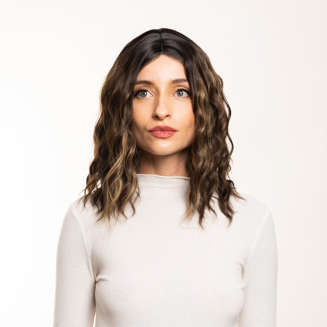 GUADALUPE PELUCA CORTA CON ONDAS