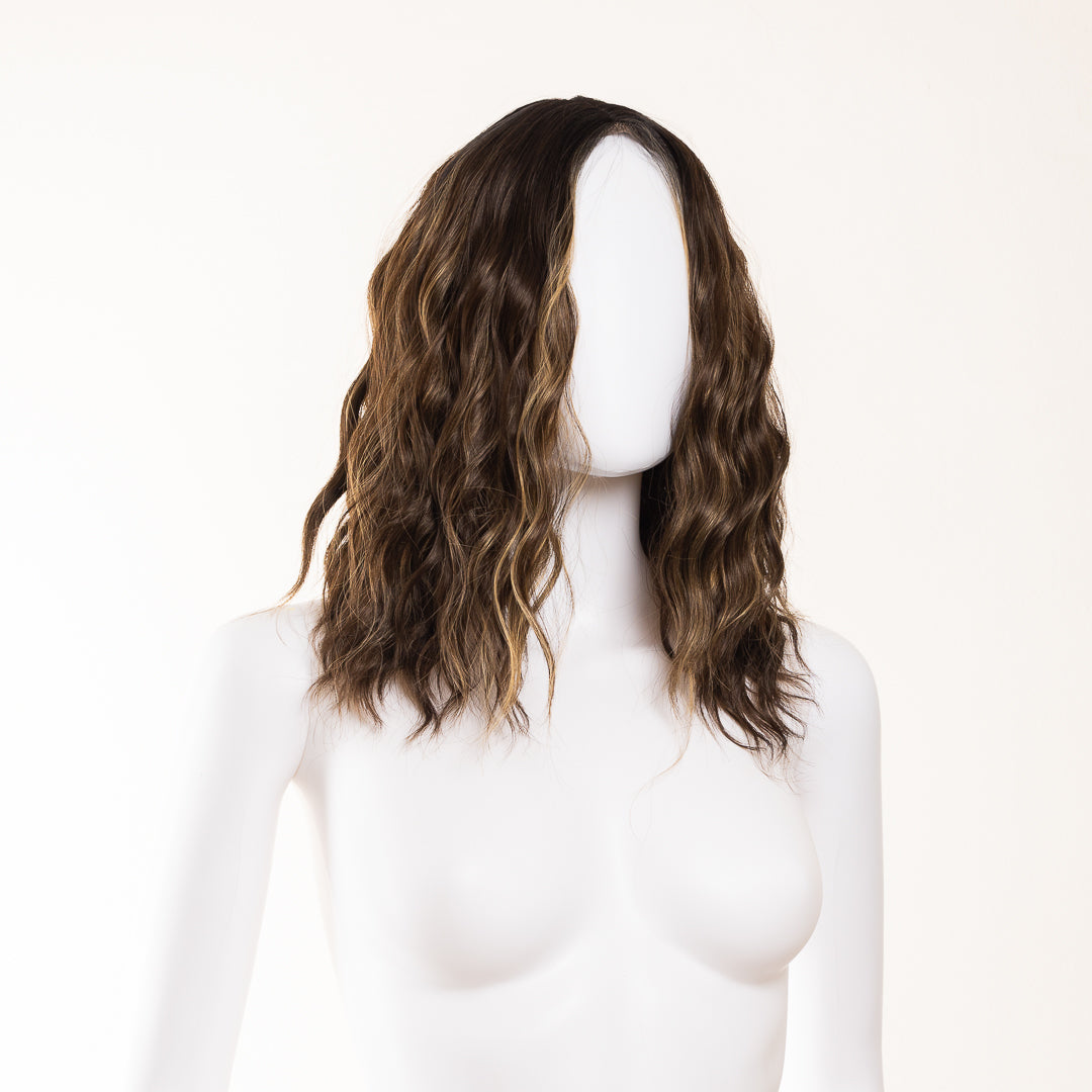 GUADALUPE PELUCA CORTA CON ONDAS