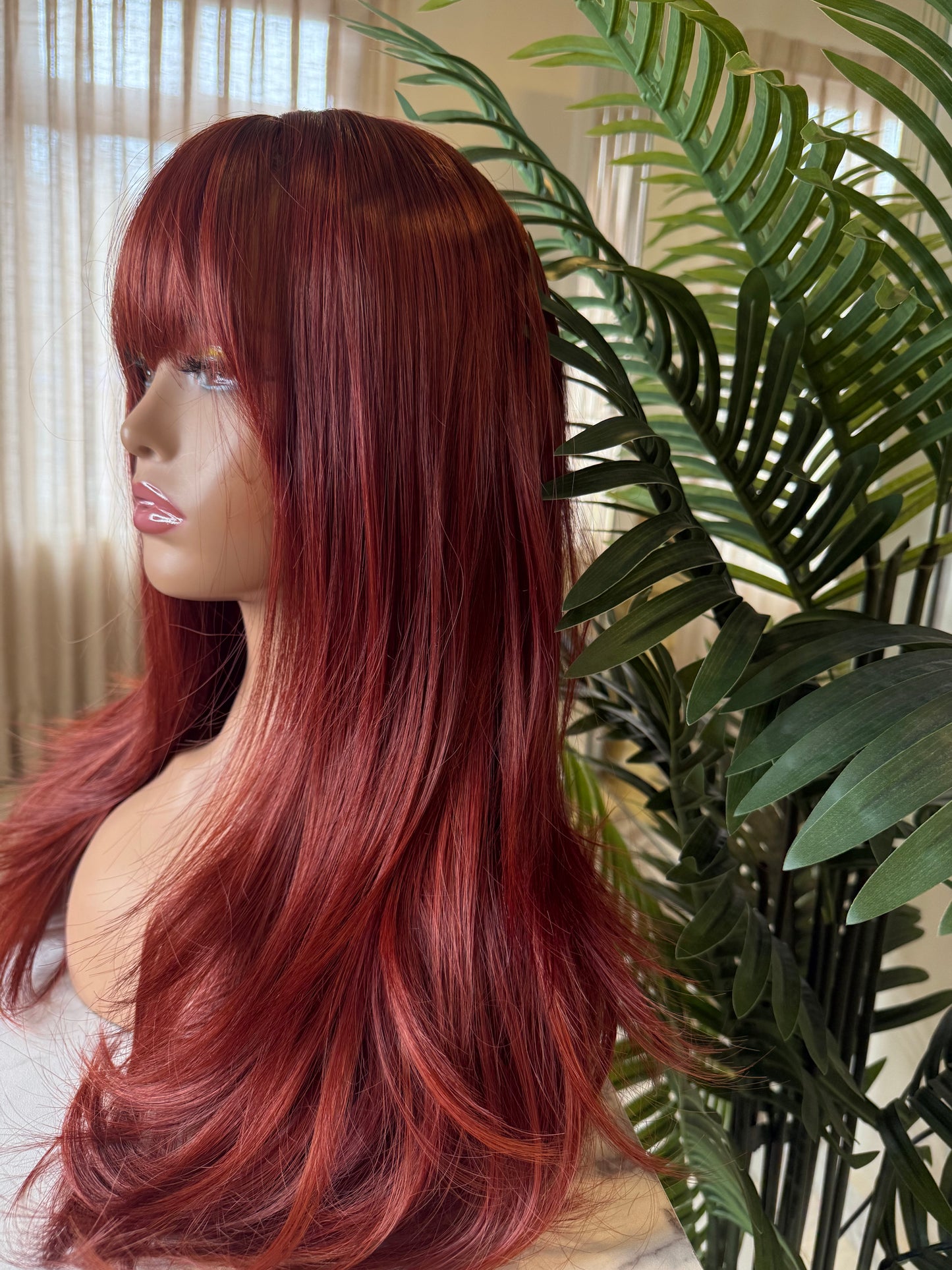 Peluca Realista Roja “Pasión” – 20 Pulgadas, Fácil de Poner con Gorro Genérico