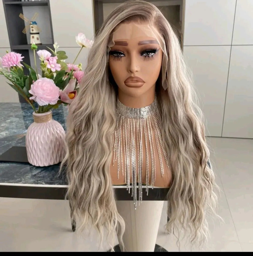 DIVINA PELUCA REALISTA CON ENCAJE FRONTAL