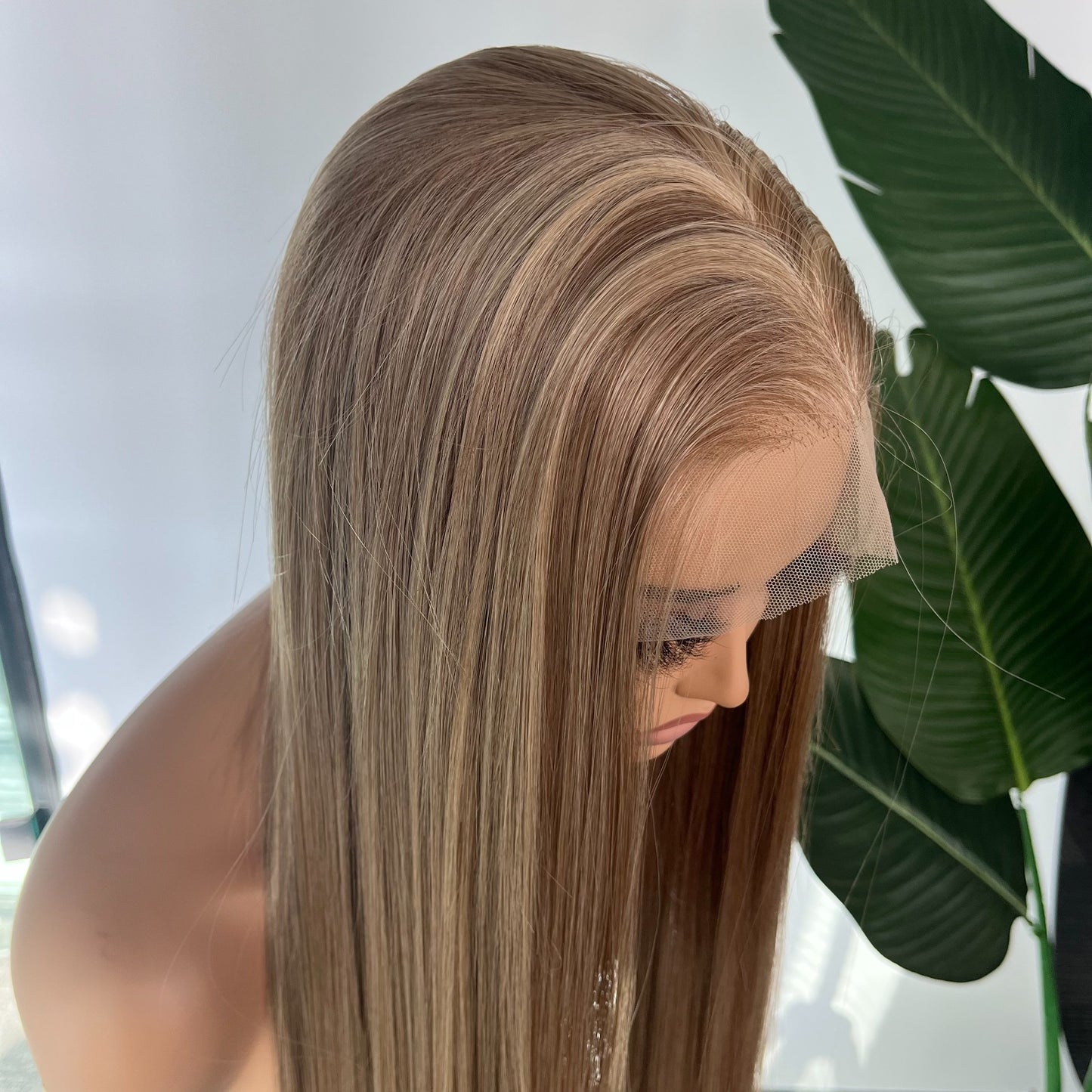 Peluca Realista 13x6 Rubio Dorado Cenizo | Fibra Premium Resistente al Calor | Lace Frontal de Alta Definición y Efecto Natural
