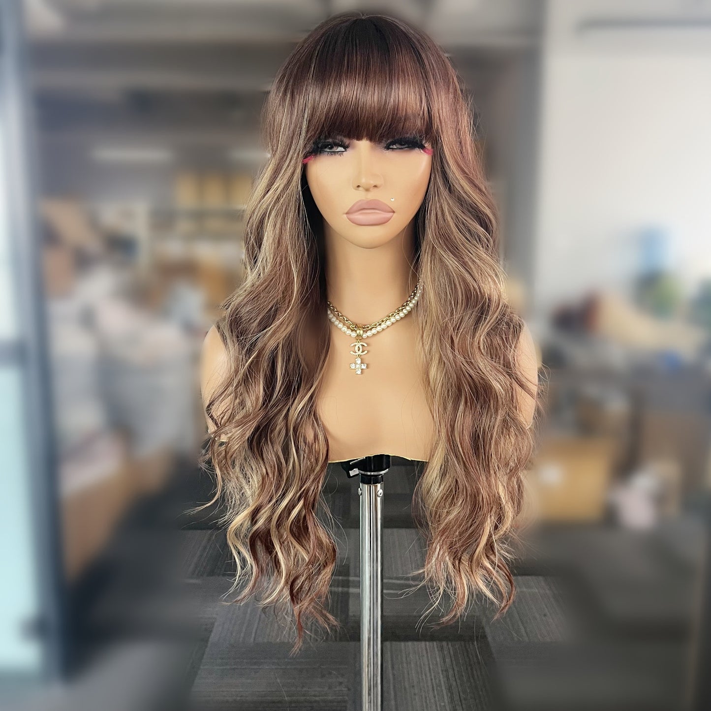 EMPODERADA PELUCA CON FLECO Y ONDAS REALISTA