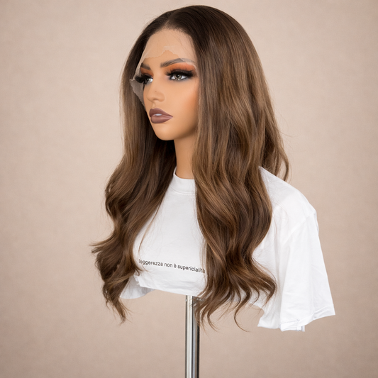 PELUCA REALISTA COLOR AVELLANA CON RAIZ CON LACE FRONT 13X6