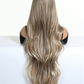 Peluca Clásica 26 Pulgadas Rubio con Mechas Doradas | Fibra Premium Resistente al Calor y Apariencia Natural