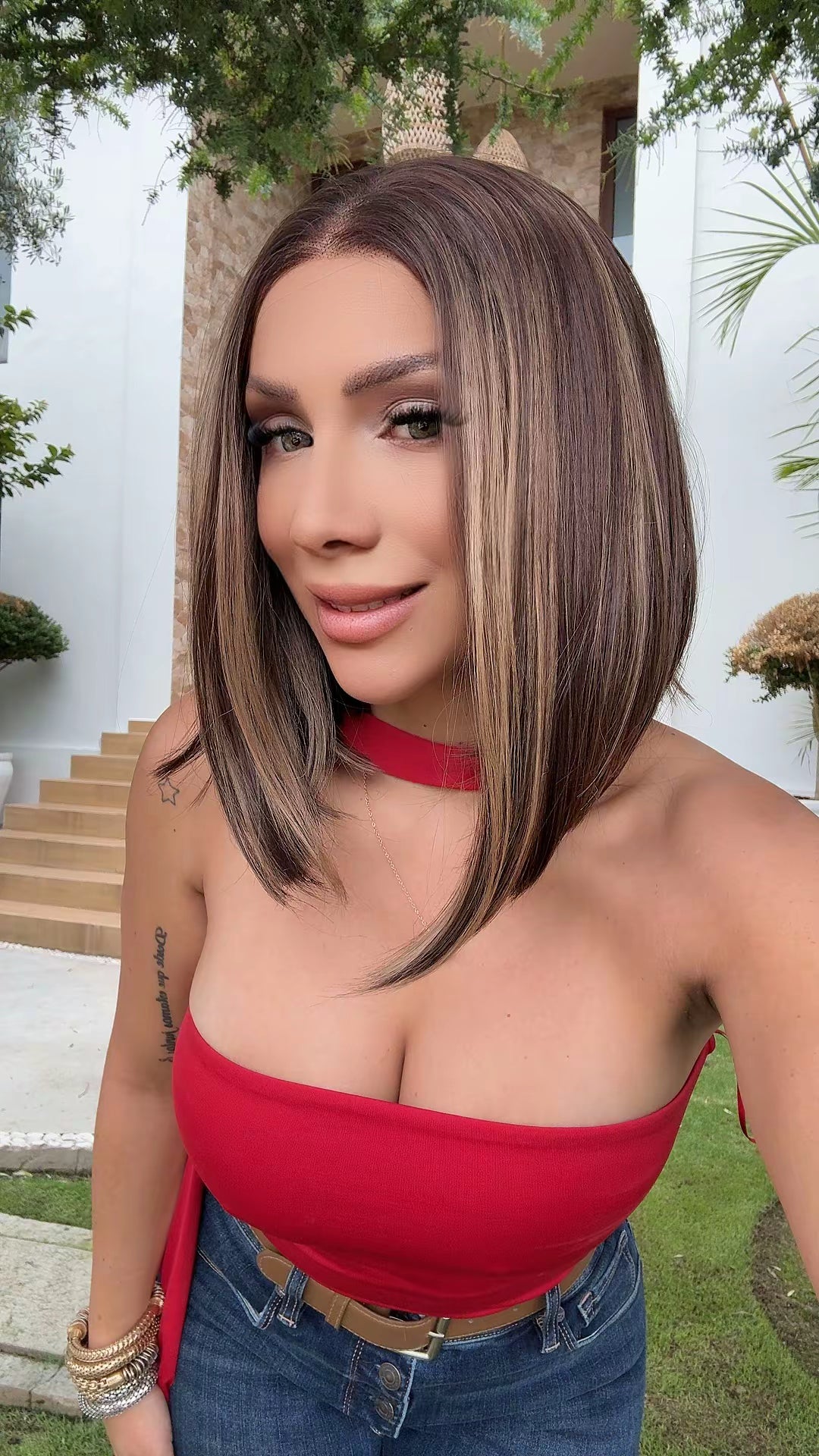 Peluca Bob Castaño Oscuro con Mechas Doradas 13x6 | Fibra Premium Realista Resistente al Calor | Ross Wigs